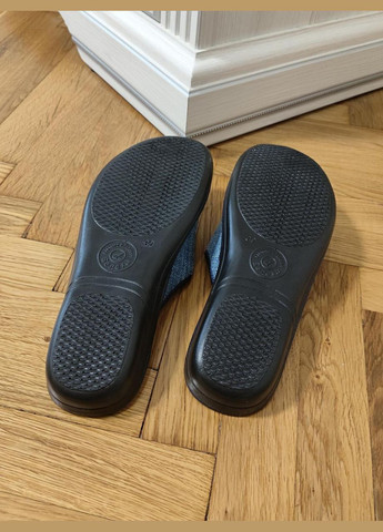 Голубые комнатные тапочки женские голубые с вышивкой Белста