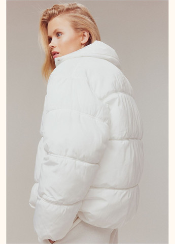 Белая зимняя стеганая пуховая куртка H&M