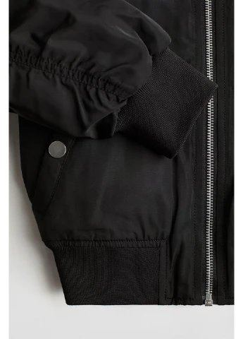 Черная демисезонная куртка H&M