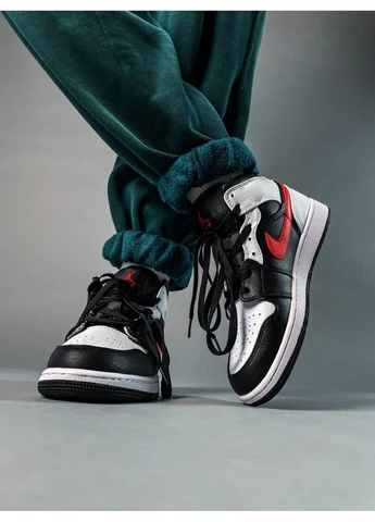 Белые летние кроссовки nike air jordan 1 mid black chile red white найк аир джордан No Brand