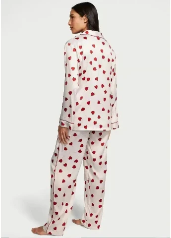 Біла всесезон подарунковий набір піжама satin long pajama set red hearts + лосьйон для тіла bare vanilla daydream lotion Victoria's Secret