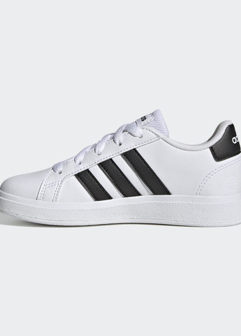 Белые всесезонные кроссовки grand court lifestyle tennis lace-up adidas