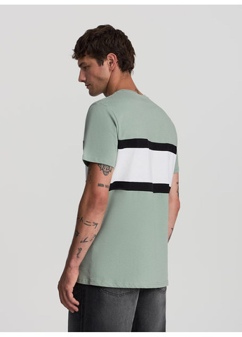 Оливкова футболка чол Terranova