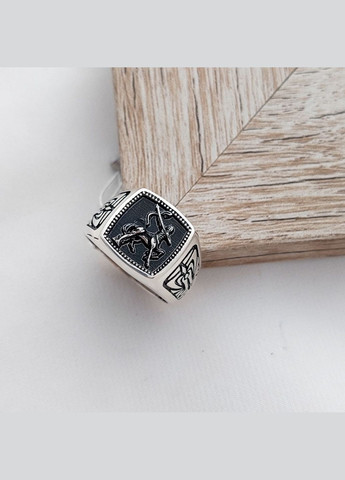 Печатка срібна чоловічий квадрат з чорною емаллю знак зодіаку Стрілець 520-3стрілець, розмір No Brand (316397771)