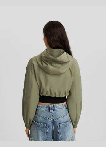 Оливковая (хаки) куртка легкая,хаки, Bershka