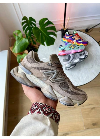 Бежеві Осінні кросівки чоловічі і жіночі New Balance 9060 Beige Brown | Нью Беланс 9060