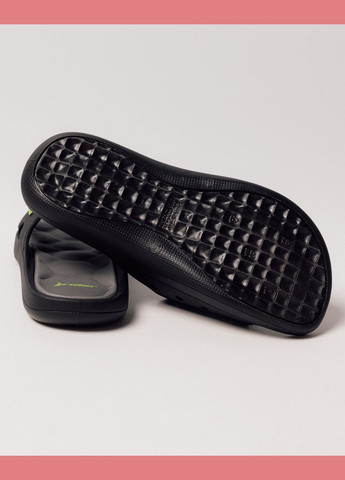 Черные пляжные шлепанцы мужские перфорированные черно-зеленые резина Rider