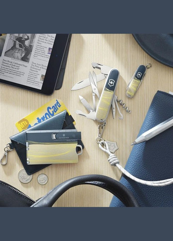 Набор Swisscard Classic New York Style 8,2 см 0.7100.E223 Victorinox (317303664)