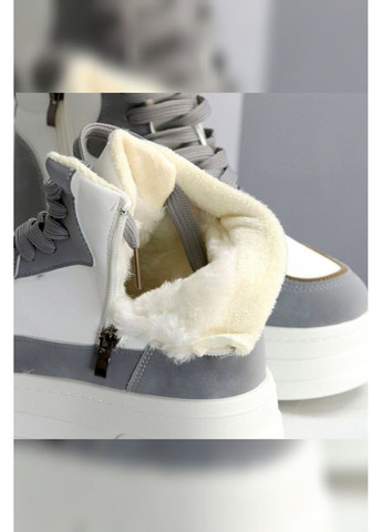Теплі жіночі зимові білі з сірими вставками високі хайтопи з хутром на масивній підошві з блискавкою Viki кросівки білі зими (370589485)