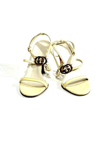 Молочные босоножки Gucci