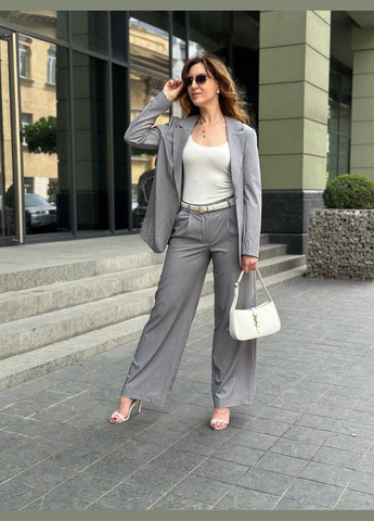 Жіночий костюм в смужку піджак і брюки Сірий Maybel (335011337)