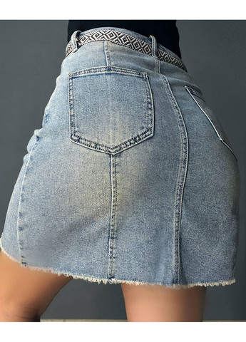 Спідниця жіноча джинсова Liana 426 середньої довжини з бахромою та етнопоясом блакитна Lian (336213234)