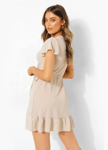 Бежевое платье женское на запах fzz20276-165-20 40/8 (s-m) бежевое а-силуэт Boohoo