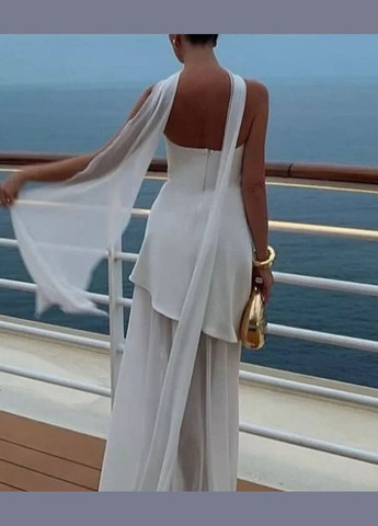 Молочна святковий максі-сукня з асиметричним кроєм та високим розрізом бандо MonCher