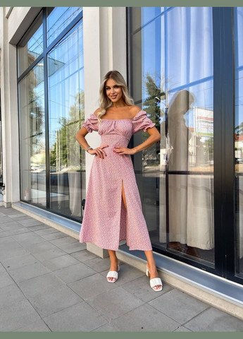 Пудровое повседневный платье женское с открытыми плечами Україна с цветочным принтом