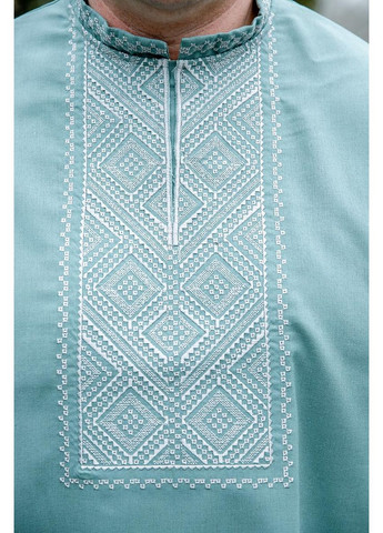 Бирюзовая мужская вышиванка цвета полынь с белой геометрической вышивкой в лаконичном стиле размеры m–5xl, xl лен (301034798)