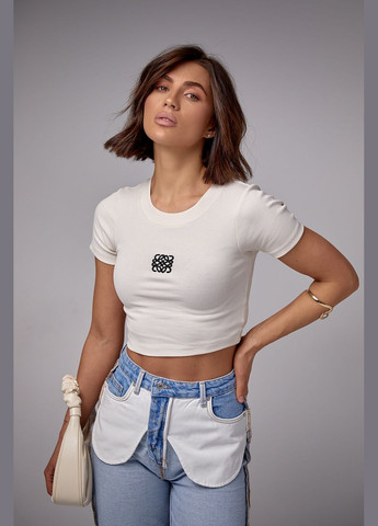 Бежева літня коротка футболка у рубчик з вишивкою - бежевий Lurex