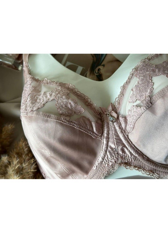 Пудровый бюстгальтер большого размера на чашку f пудровый Lanny Mode