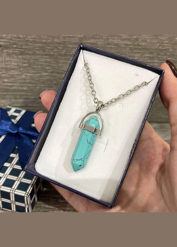 Кулон-маятник з натуральним каменем Бірюза у вигляді кристала шестигранника на ланцюжку в подарунковій коробочці Овен (326807787)