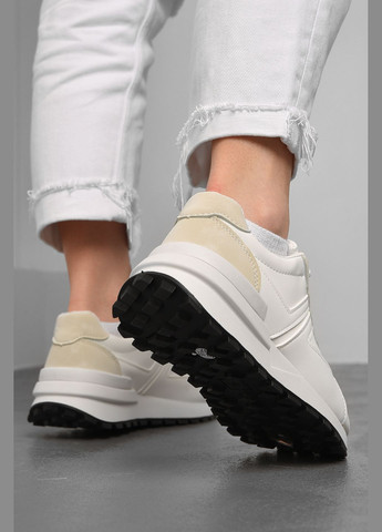 Белые демисезонные кроссовки женские бело-бежевого цвета на шнуровке Let's Shop