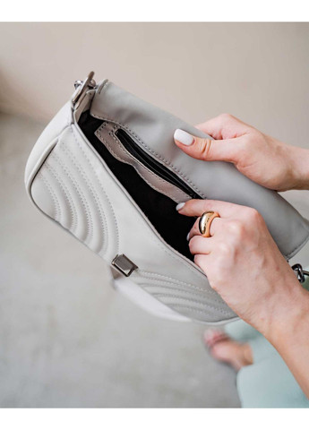 Жіноча сумка Джуді сіра екокожа молодіжна стьобана сумка на плече м'яка замок ProDobro (367267213)