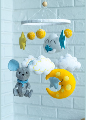Дитячий мобіль на ліжечко для немовлят ручної роботи WooolyWool «Мишеня» No Brand (342757945)
