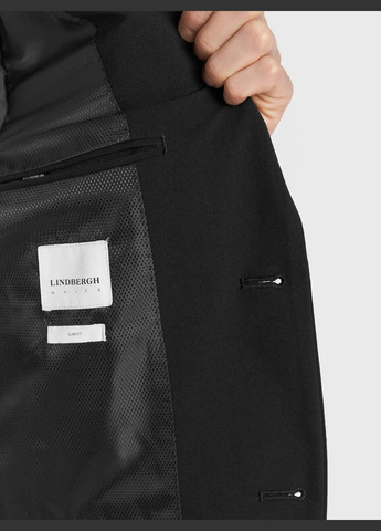 Черный костюм Lindbergh