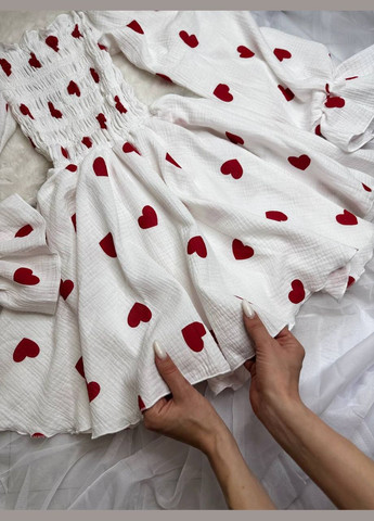 Білий святковий сукня із сердечками No Brand