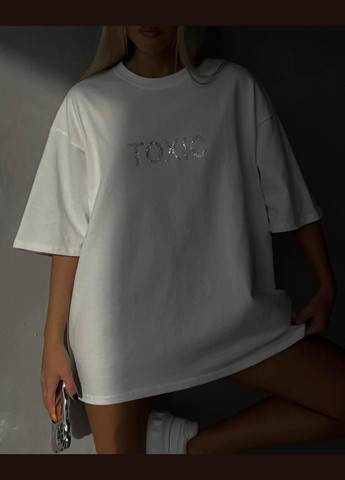 Белая летняя футболка с принтом toxic оверсайз черный с коротким рукавом JUGO TOXIC Merilin