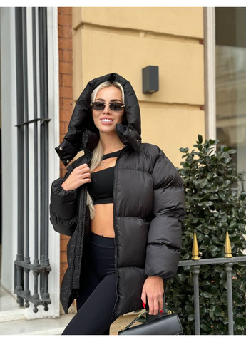 Чорна зимня жіноча зимова куртка с капюшоном чорного кольору 35266 No Brand