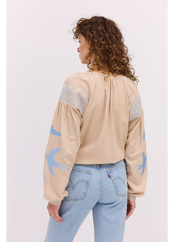 Бежева вишиванка жіноча з ластівками на рукавах гладдю mkar35175 Arjen (361205598)