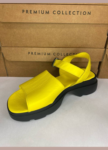 Желтые босоножки Benito без застежки