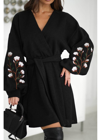 Черное праздничный, вечернее женское платье на запах с объемными рукавами и цветочной вышивкой на запах MonCher