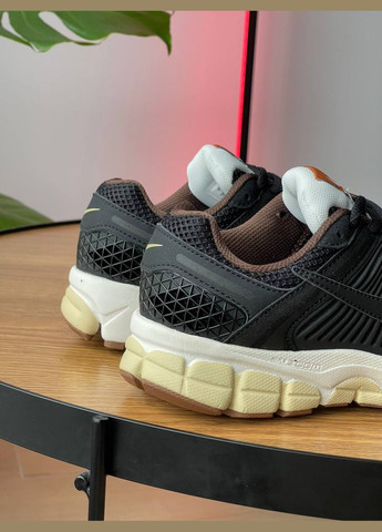 Чорні всесезонні кросівки Vakko -