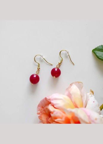 Серьги натуральный камень Рубин гладкий шарик, швенза цвет золото фур-ра гип-ный сплав d-8мм L-30мм No Brand Підвіски (305593770)