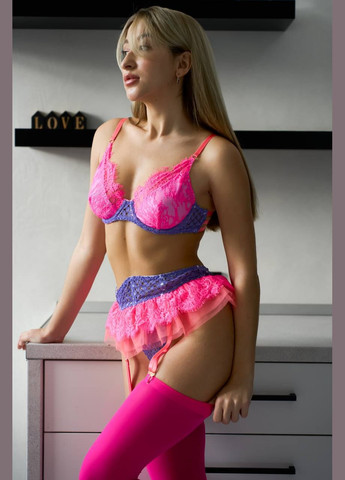 Розовый яркий комплект женского белья Simply sexy