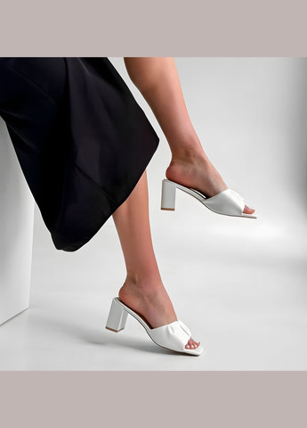 Белые женские трендовые сабо golden 1439 белые Golden Sun