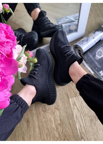 Черные демисезонные кроссовки мужские adidas yeezy boost 350 black адидас изи буст черные No Brand