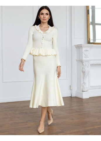 Білий трикотажний костюм міді 111777 No Brand