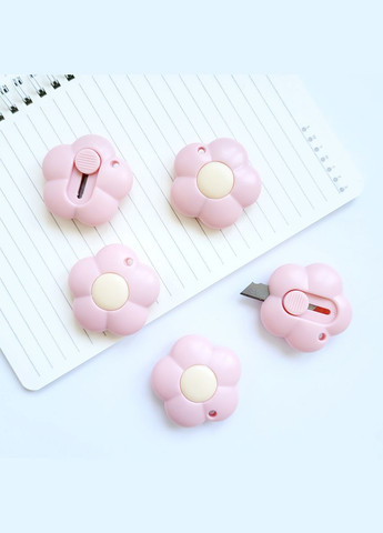 Канцелярский нож в корейском стиле в форме цветочка, розовый No Brand (320917002)