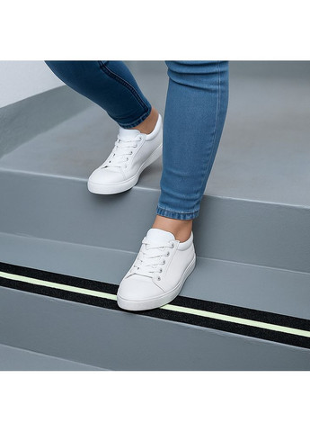 Противоскользящая лента против скольжения для лестницы 5см*5м серая с люминесцентной полосой HF (367088725)