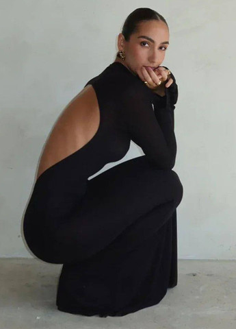 Черное вечернее платье с большим вырезом на спине и рукавами клёш платье-водолазка Allthings однотонное