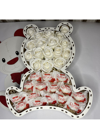 Подарочный бокс в деревянной коробке в форме ведмедя с мыльными розами и конфетами Raffaello No Brand (354820453)