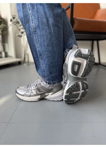Сірі літні кросівки nike v2k runtekk metallic grey найк в2к рантек сірі No Brand