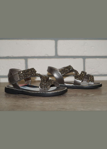Серые босоножки для девочки со стразиками и яркими камешками серые YTOP со стразами, с камнями
