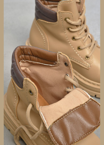 Черевики жіночі демісезонні бежевого кольору Let's Shop (302947798)