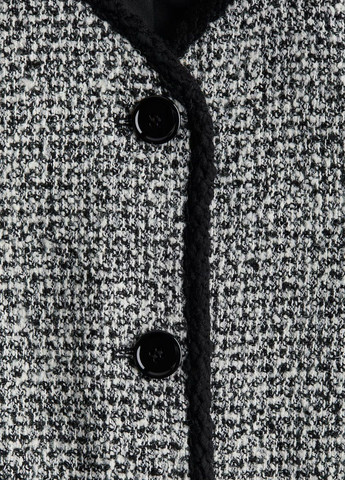 Черная демисезонная куртка H&M