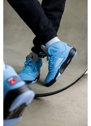 КРОСІВКИ ЖІНОЧІ NIKE AIR JORDAN RETRO 5 UNC НАЙК АІР ДЖОРДАН No Brand комбіновані демісезони (391937248)