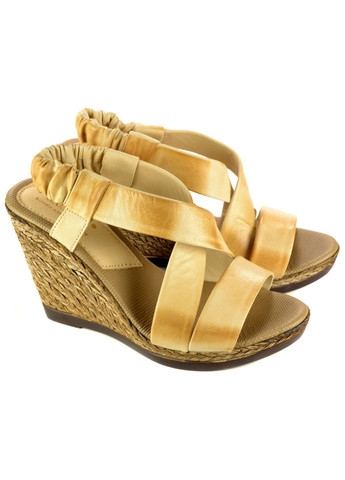 Бежевые летние босоножки Guero