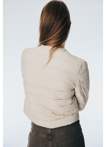 Светло-бежевая демисезонная женская стеганная куртка без воротника н&м (58522) м светло-бежевая H&M